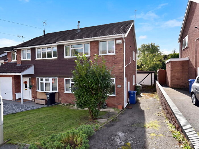 3 Bedroom Semi-Detached House For Sale In Kingswinford, Tiverton Close, DY6