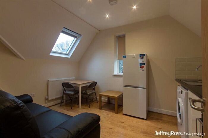 2 Bedroom Private Hall To Rent In Colum Road, Cathays, CF10