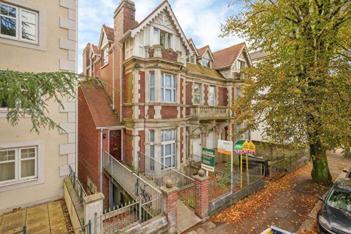 2 Bedroom Flat For Sale In Albert Road, Plymouth, Devon, PL2