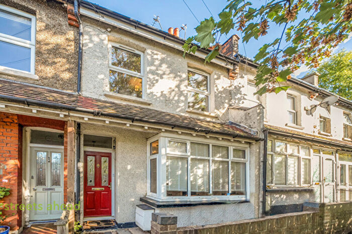 2 Bedroom Terraced House For Sale In Stoats Nest Road, Coulsdon, CR5