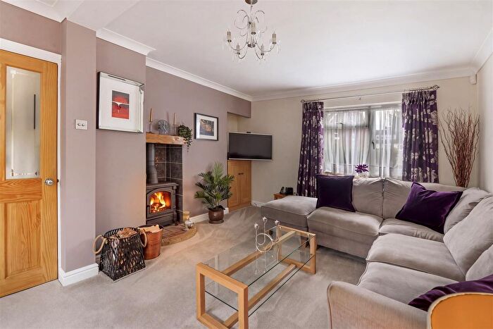 4 Bedroom Semi-Detached House For Sale In Pearsons Green Road, Brenchley, Tonbridge, TN12