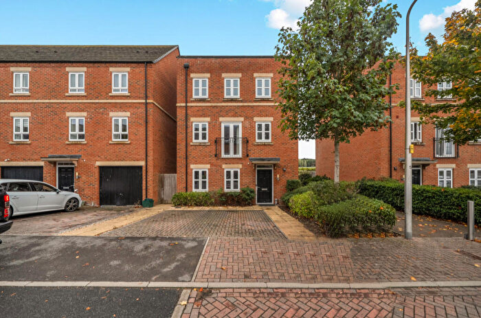 5 Bedroom Detached House To Rent In Fetlock Drive, Racecourse, Newbury, RG14