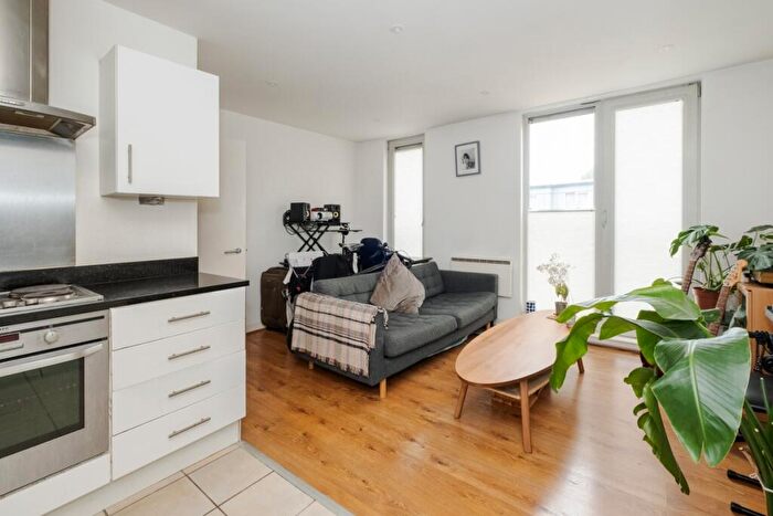 1 Bedroom Apartment To Rent In Manor Road London, N16