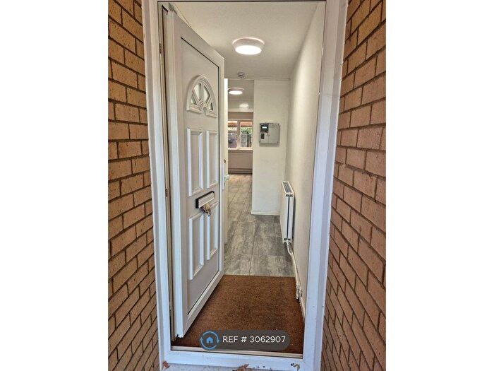 4 Bedroom Terraced House To Rent In Gurnards Avenue, Milton Keynes, MK6