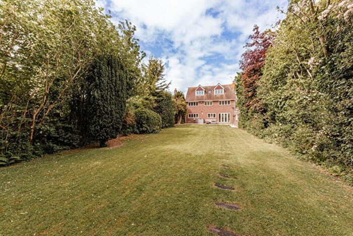 6 Bedroom Detached House For Sale In Ashford Road, Faversham, ME13
