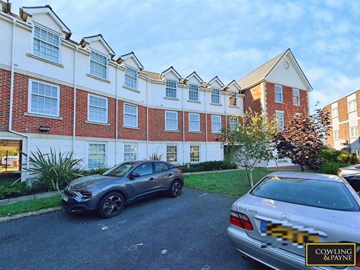 1 Bedroom Apartment For Sale In Crown Hill, Rayleigh, SS6