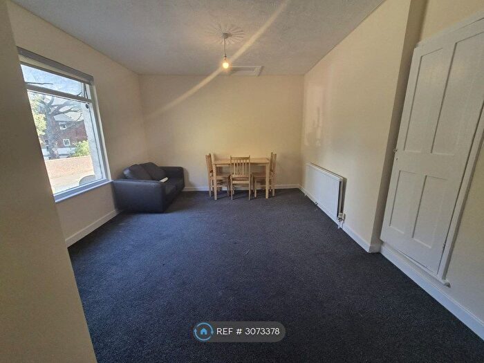 1 Bedroom Flat To Rent In Old Park Road, Hitchin, SG5