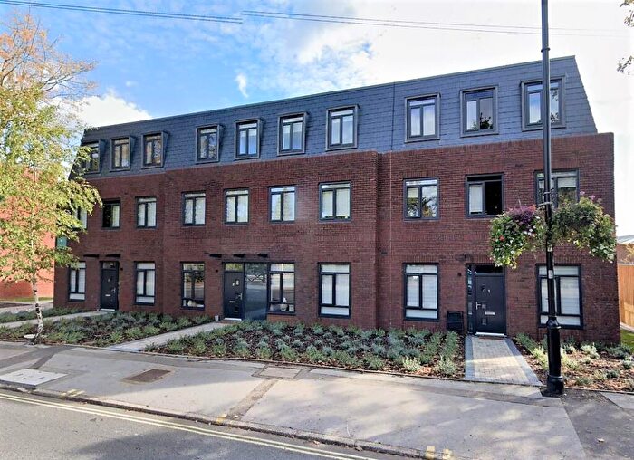 2 Bedroom Flat To Rent In Fleet Road, Fleet, Hampshire, GU51