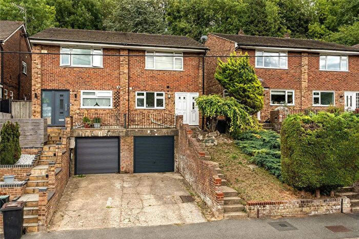 3 Bedroom Semi-Detached House For Sale In Sunningvale Avenue, Biggin Hill, Westerham, Kent, TN16