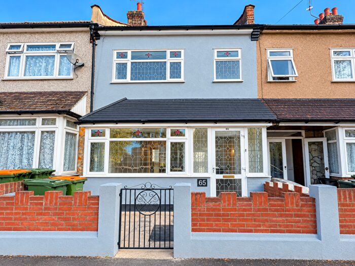 4 Bedroom Terraced House To Rent In Chesterford Road, Manor Park, Newham, London, E12