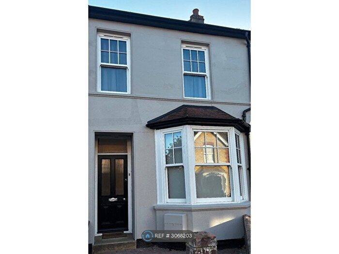 2 Bedroom Semi-Detached House To Rent In Lyndhurst Road, Chichester, PO19