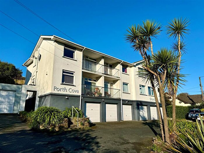 2 Bedroom Flat To Rent In Beach Road, Porth, Newquay, TR7