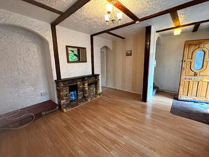 3 Bedroom Terraced House To Rent In Daventry Road, Romford, RM3