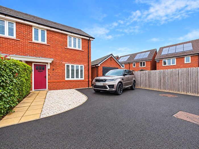 3 Bedroom Semi-Detached House For Sale In Lavinia Close, Worcester, Worcestershire, WR2