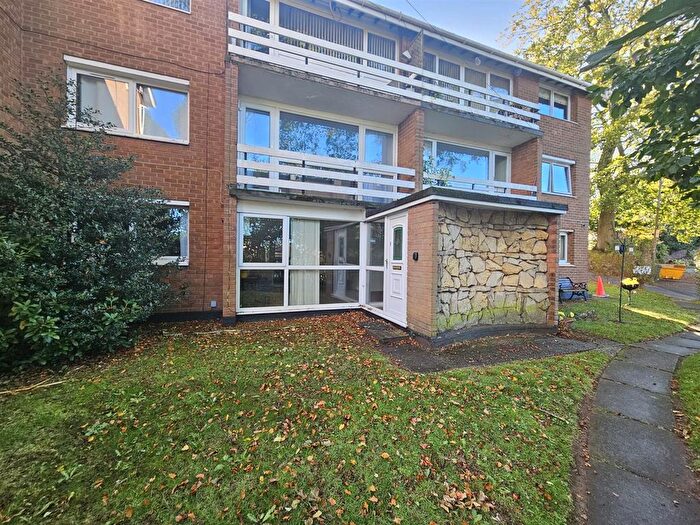 2 Bedroom Flat To Rent In Newton Road, Great Barr, Birmingham, B43