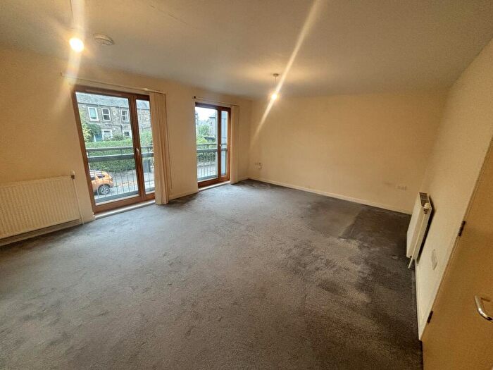 2 Bedroom Apartment To Rent In / North Fort Street, Edinburgh, EH6
