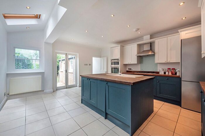 4 Bedroom Terraced House For Sale In Queens Road, Mortlake, SW14