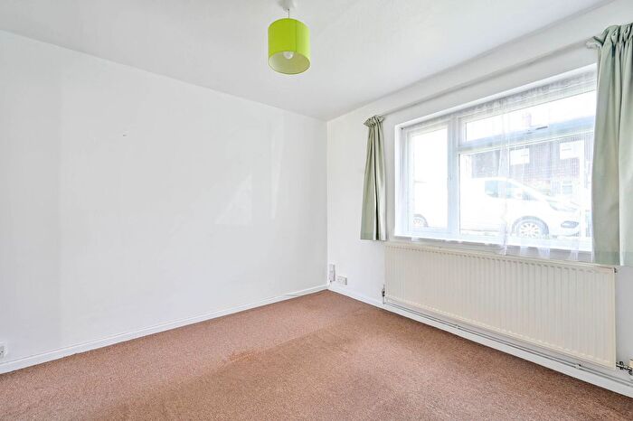 3 Bedroom Semi-Detached House For Sale In Homestall, Guildford, GU2