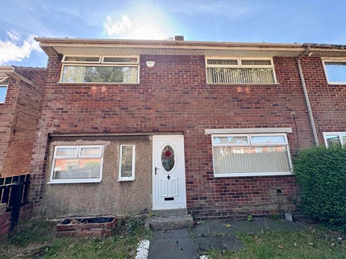 3 Bedroom Semi-Detached House To Rent In Englefield, Gateshead, NE10