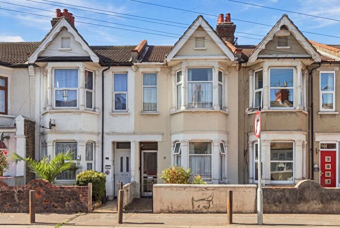 2 Bedroom Terraced House For Sale In Bournemouth Park Road, Southend-On-Sea, SS2