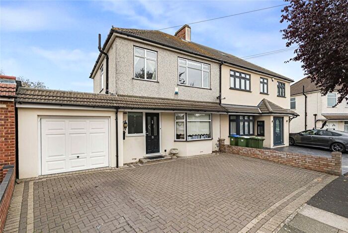 3 Bedroom Semi-Detached House For Sale In Selwyn Crescent, Welling, Kent, DA16