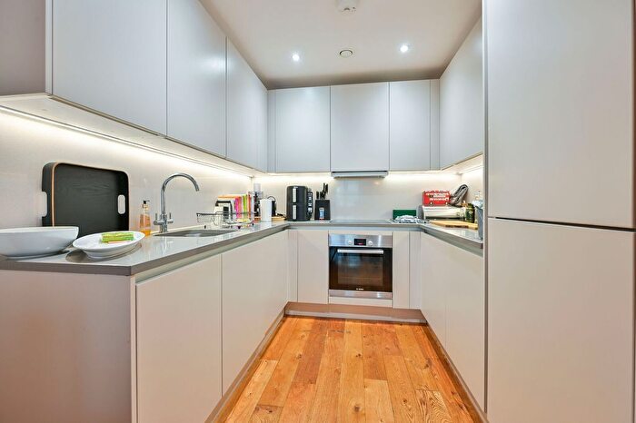 2 Bedroom Flat For Sale In Camberwell New Road, Camberwell, London, SE5
