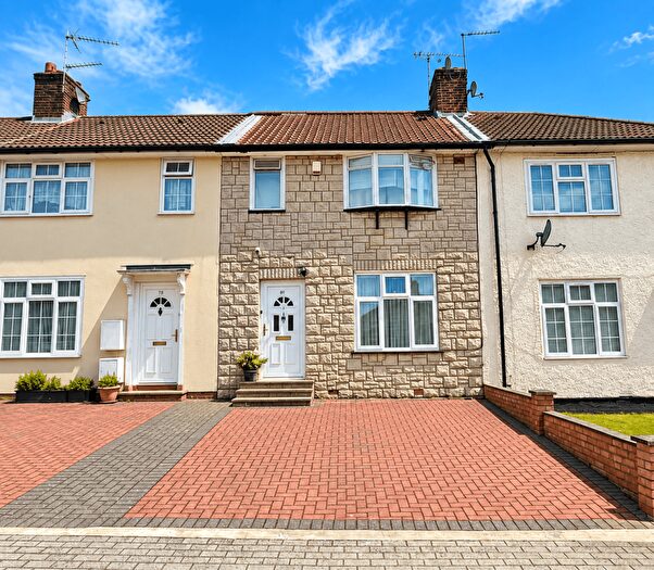 3 Bedroom Terraced House For Sale In Littlefield Road, Edgware, HA8