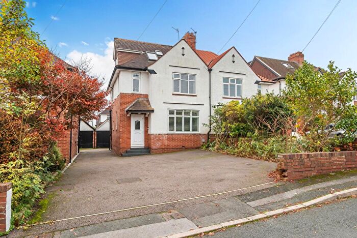 5 Bedroom Semi-Detached House For Sale In Avondale Road, Exeter, EX2