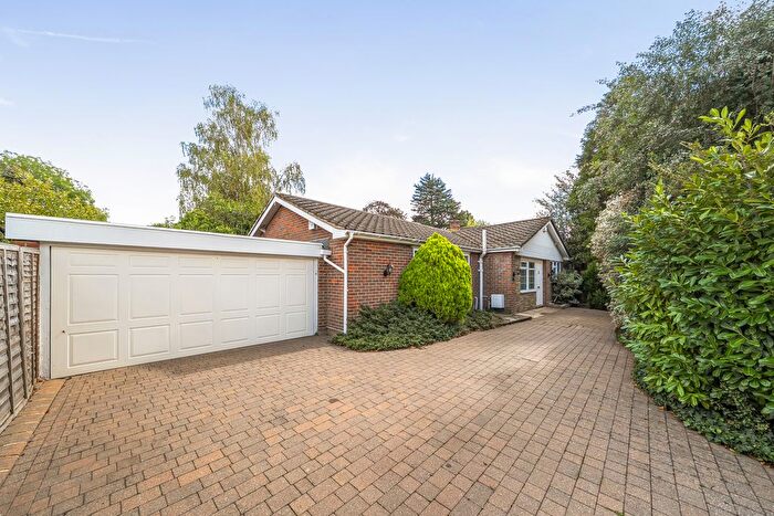 3 Bedroom Bungalow For Sale In Rowlands Avenue, Hatch End, HA5