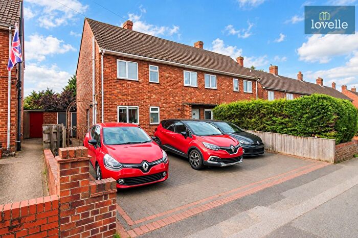 3 Bedroom Semi-Detached House For Sale In St. Bernards Avenue, Louth, LN11