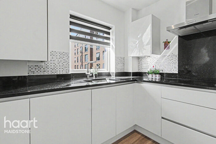 2 Bedroom Apartment To Rent In Mill Lane, Kent, ME14