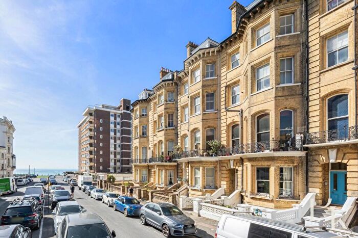 2 Bedroom Flat To Rent In First Avenue, Hove, BN3