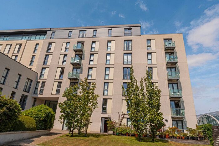 1 Bedroom Flat For Sale In The Hayes, Cardiff, CF10