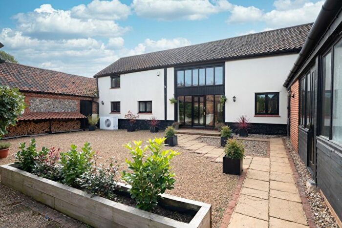 4 Bedroom Barn Conversion For Sale In Low Common, Wymondham, NR18