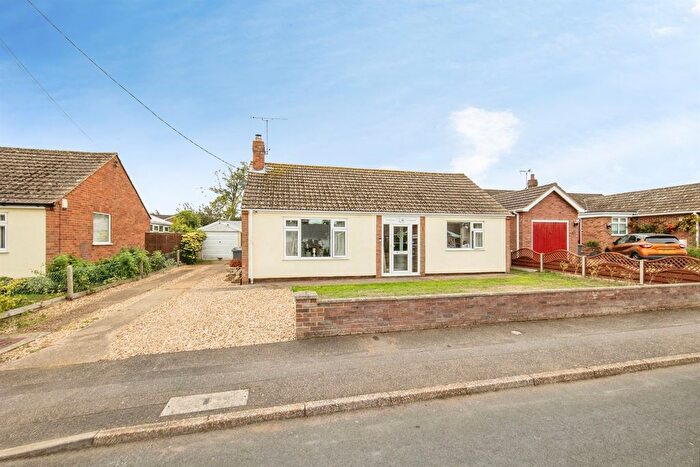 2 Bedroom Detached Bungalow For Sale In Chandos Drive, Martlesham, Woodbridge, IP12