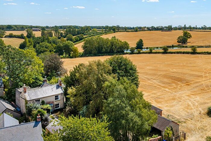 5 Bedroom Detached House For Sale In Wappenham, Northamptonshire, NN12