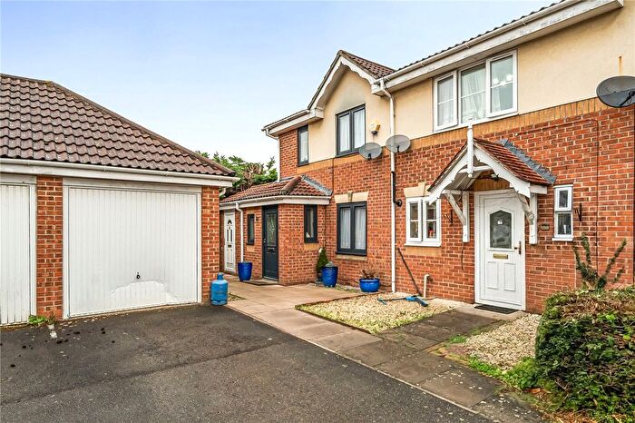 3 Bedroom End Of Terrace House For Sale In Scholars Walk, Langley, Slough, SL3
