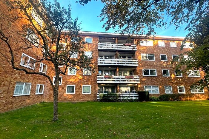 2 Bedroom Flat For Sale In Maldon Road, Wallington, SM6