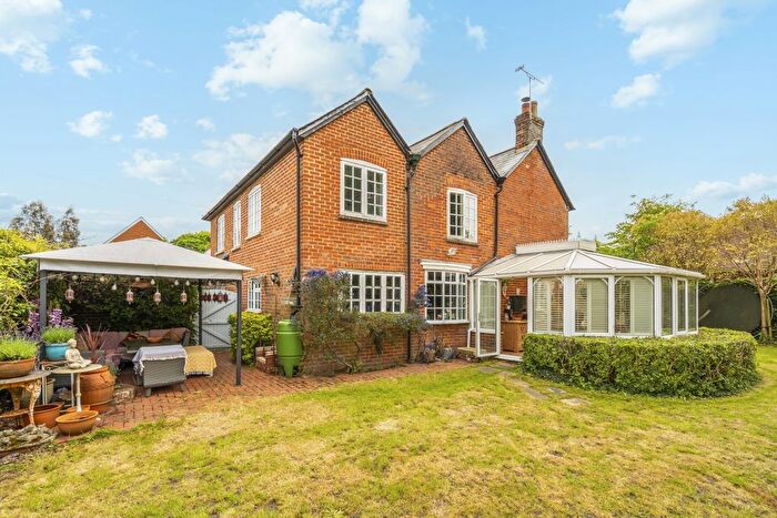 5 Bedroom Detached House To Rent In Thorn Road, Wrecclesham, Farnham, GU10