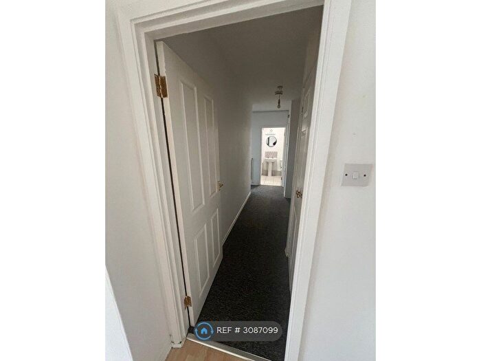 1 Bedroom Flat To Rent In Castle Street, Kent, CT16