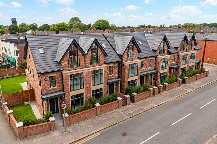 4 Bedroom Semi-Detached House To Rent In Delamere Road, Urmston, Manchester, M41