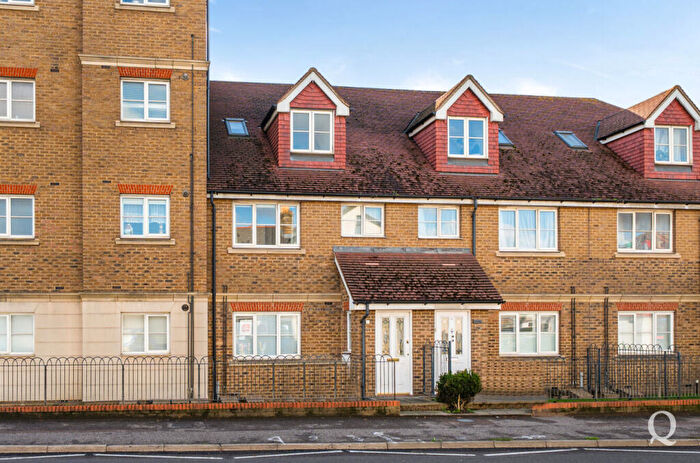 2 Bedroom Penthouse For Sale In Canterbury Road, Sittingbourne, Kent, ME10