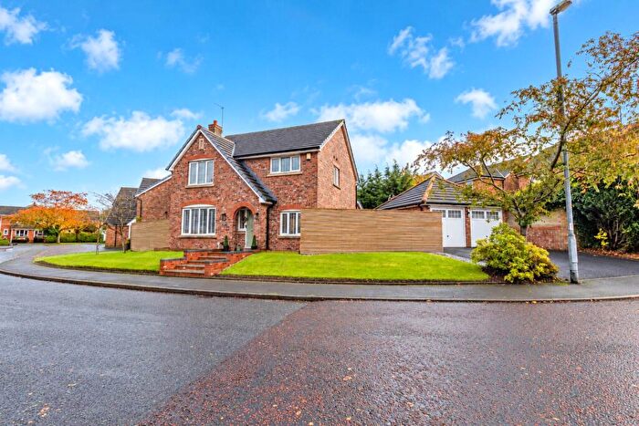 4 Bedroom Detached House For Sale In Wrenbury Drive, Rochdale, Greater Manchester, OL16
