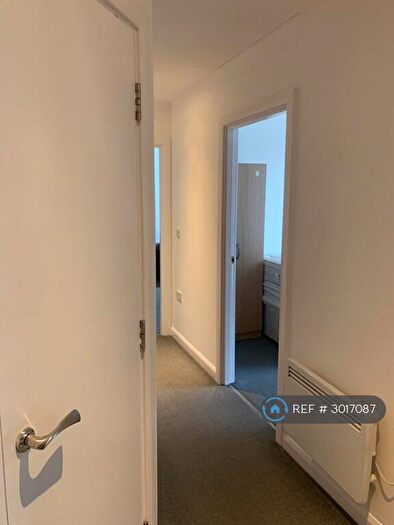 2 Bedroom Flat To Rent In Icon Building, Ilford, IG1