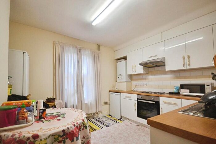 2 Bedroom Flat To Rent In Oxford Road, Reading, RG30