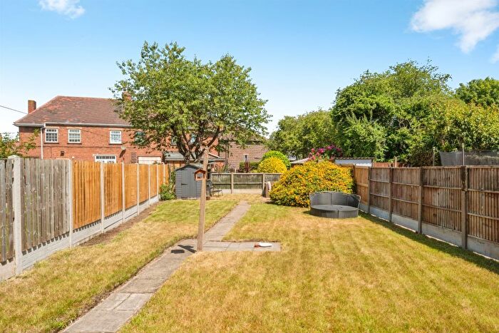 4 Bedroom Terraced House For Sale In Scrooby Road, Bircotes, Doncaster, DN11