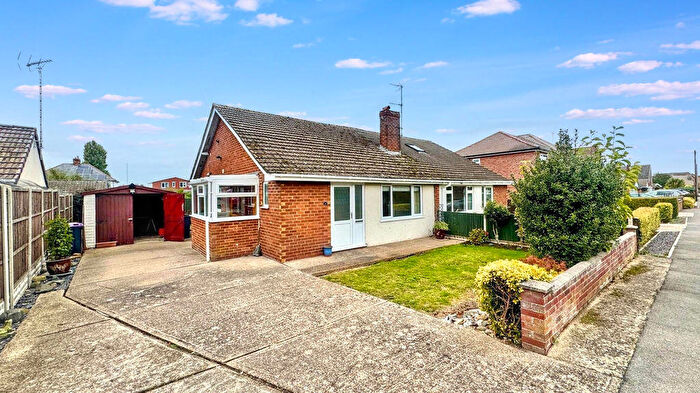 2 Bedroom Semi-Detached Bungalow For Sale In Lime Crescent, Waddington, LN5