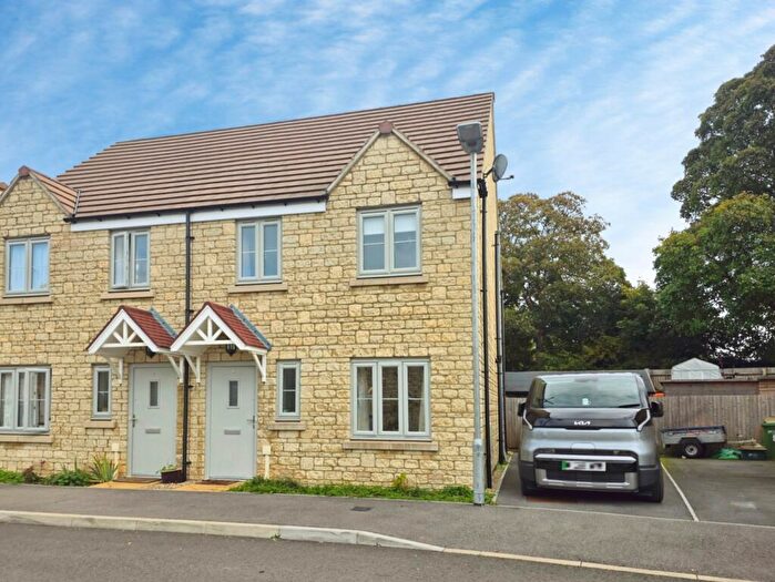 3 Bedroom Semi-Detached House For Sale In Sycamore Grove, Chalford Hill, Stroud, GL6