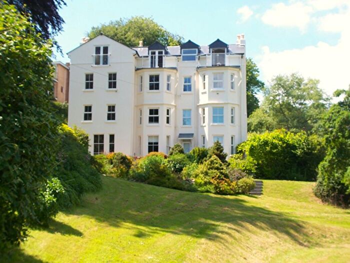 2 Bedroom Apartment For Sale In Beer Hill, Seaton, Devon, EX12
