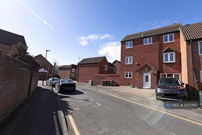 5 Bedroom Semi-Detached House To Rent In Linton Gardens, London, E6